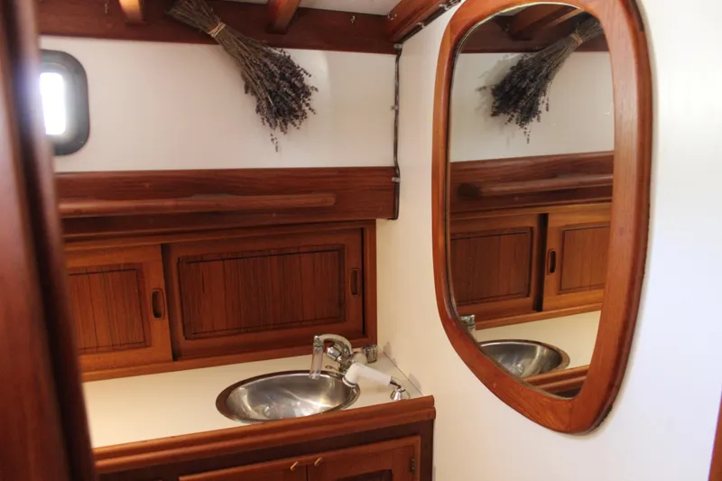 Pinniped Yacht Photos Pics 