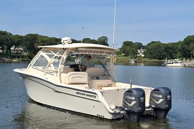 Grady-White Freedom 335