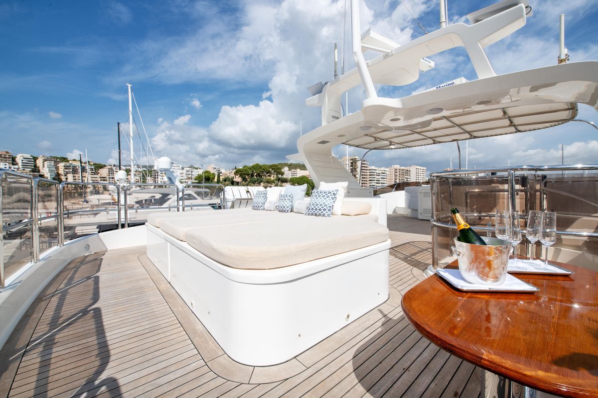2009 Benetti 119 