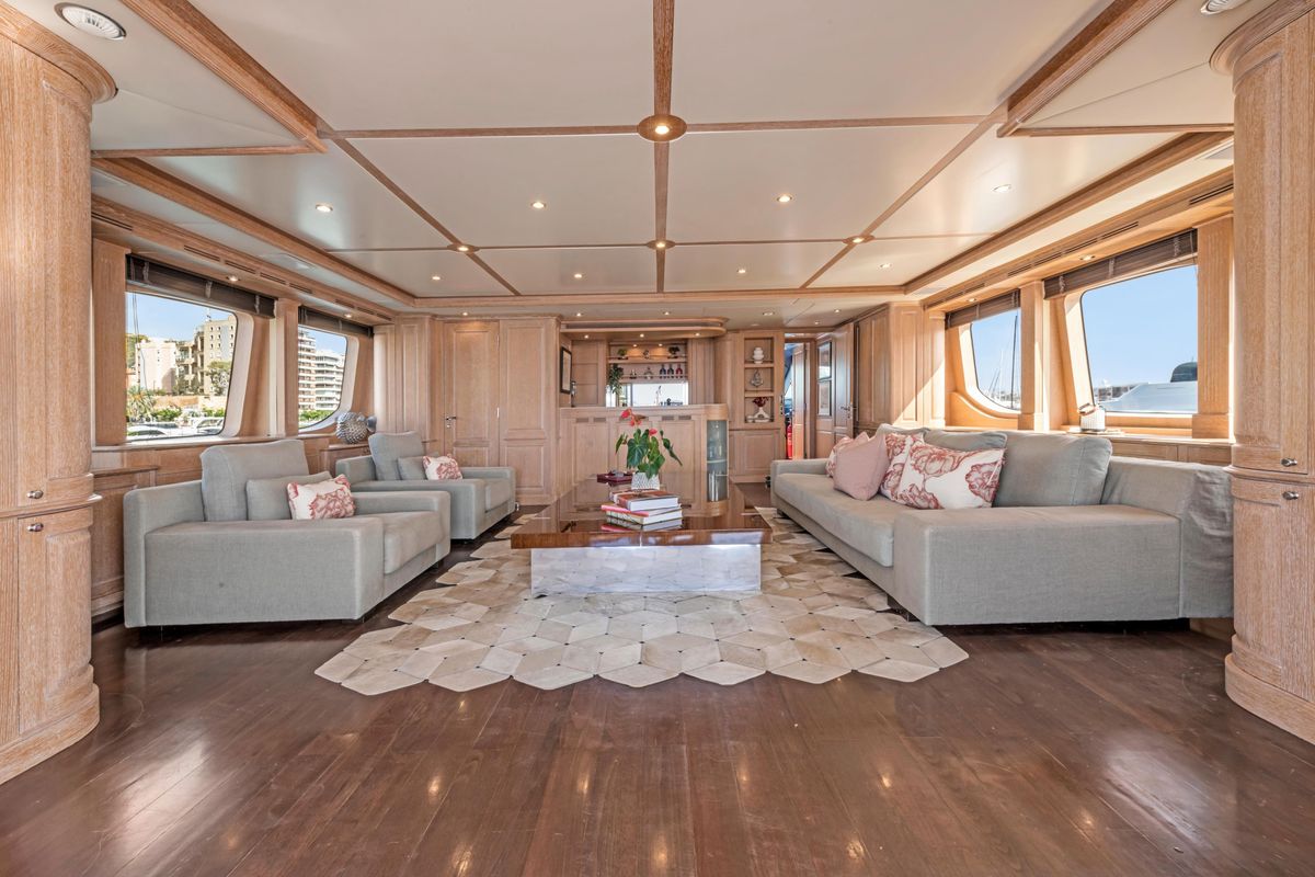 2009 Benetti 119 