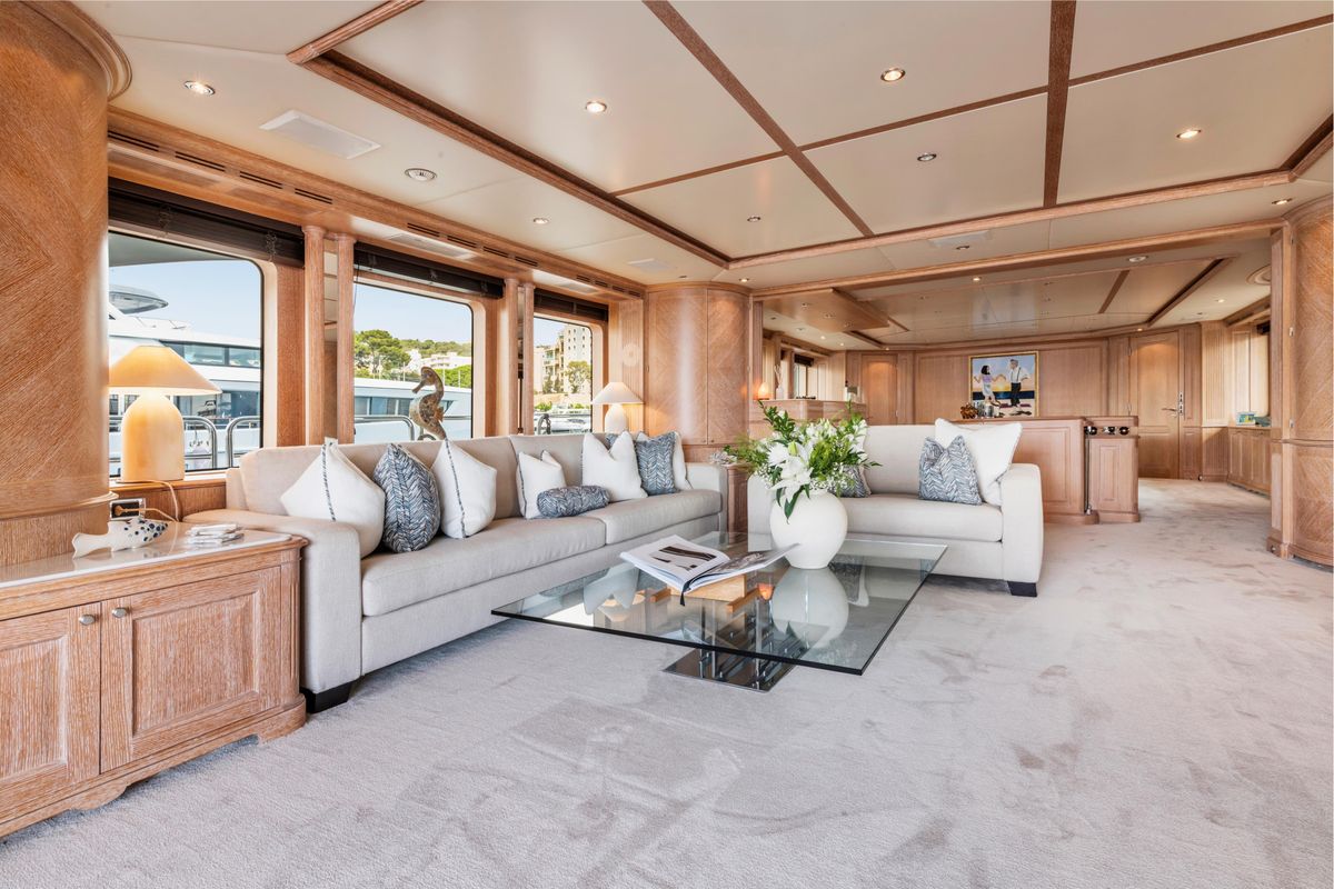 2009 Benetti 119 