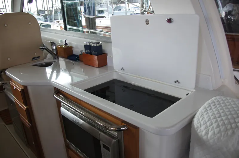 Scamper Yacht Photos Pics 