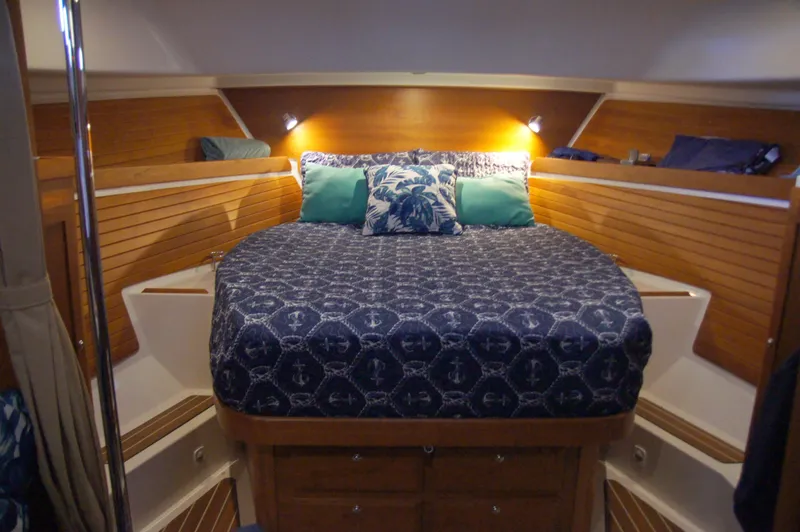 Scamper Yacht Photos Pics 