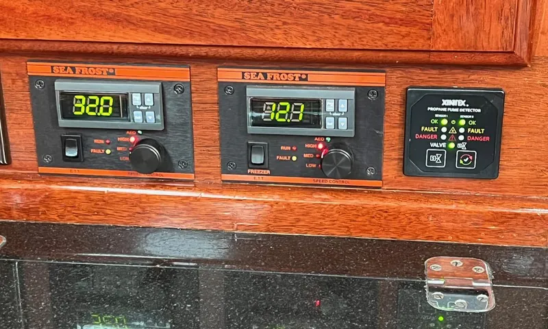 Nala Yacht Photos Pics 