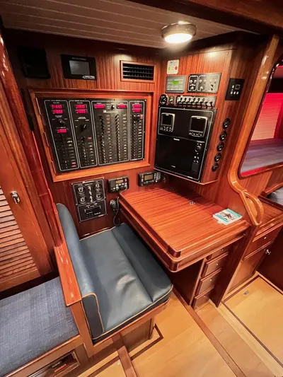 Nala Yacht Photos Pics 