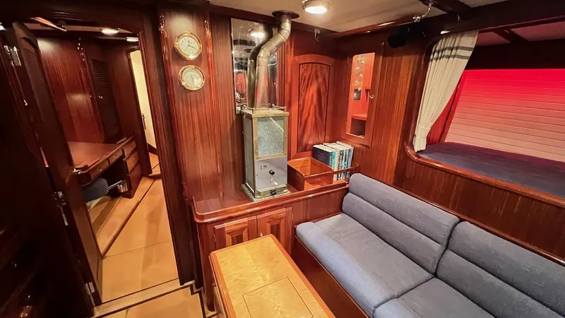 Nala Yacht Photos Pics 