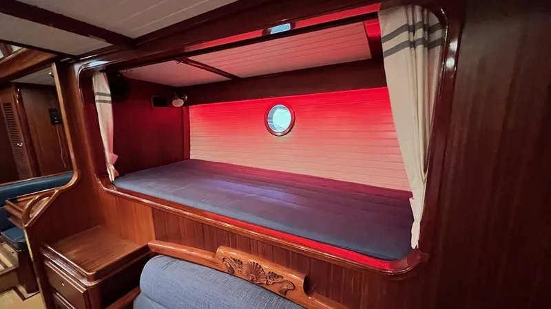 Nala Yacht Photos Pics 