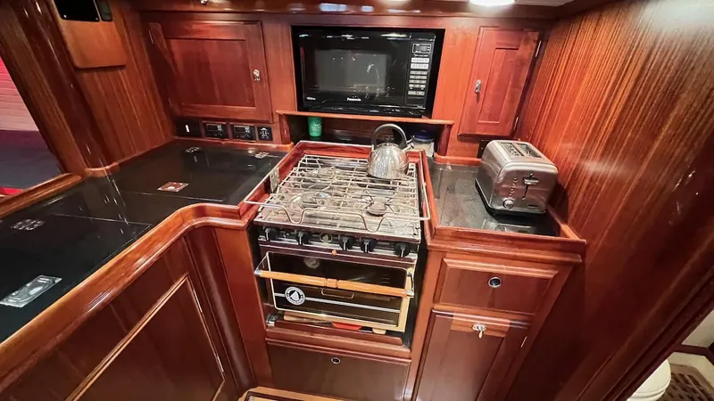 Nala Yacht Photos Pics 