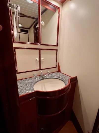 Nala Yacht Photos Pics 