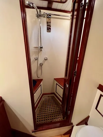 Nala Yacht Photos Pics 