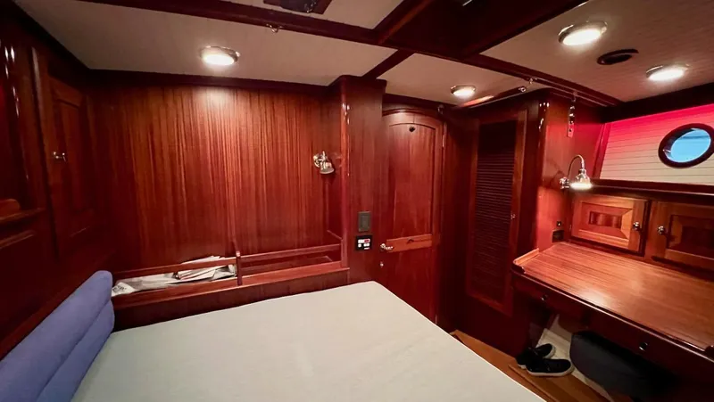 Nala Yacht Photos Pics 