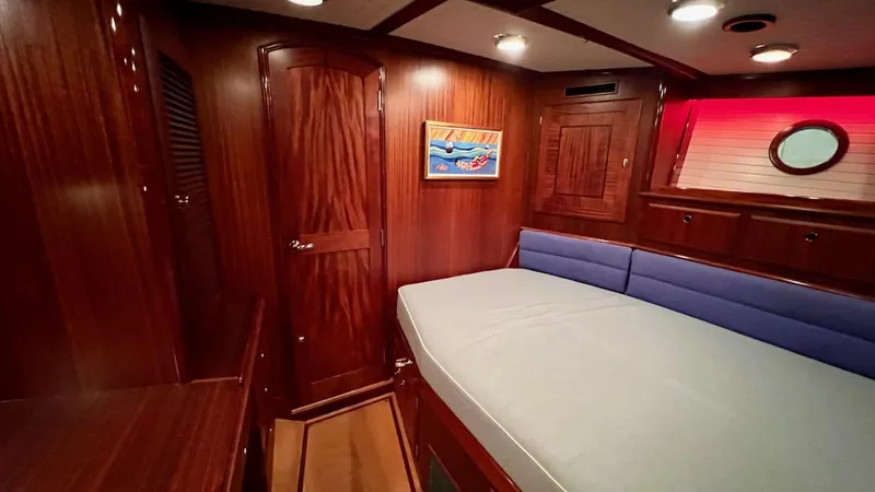 Nala Yacht Photos Pics 