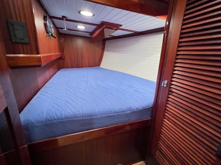 Nala Yacht Photos Pics 