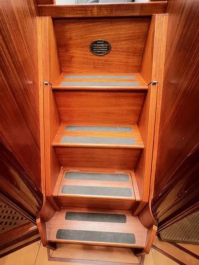 Nala Yacht Photos Pics 