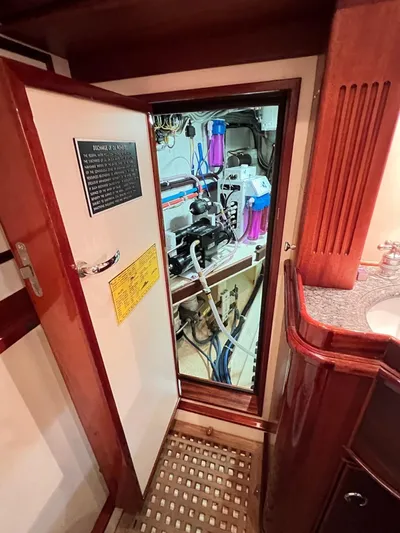 Nala Yacht Photos Pics 