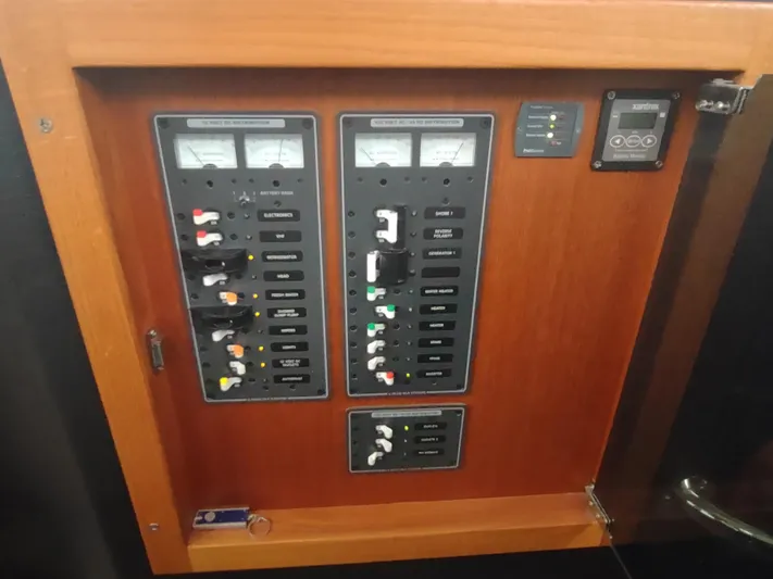 Salish Nomad Yacht Photos Pics 