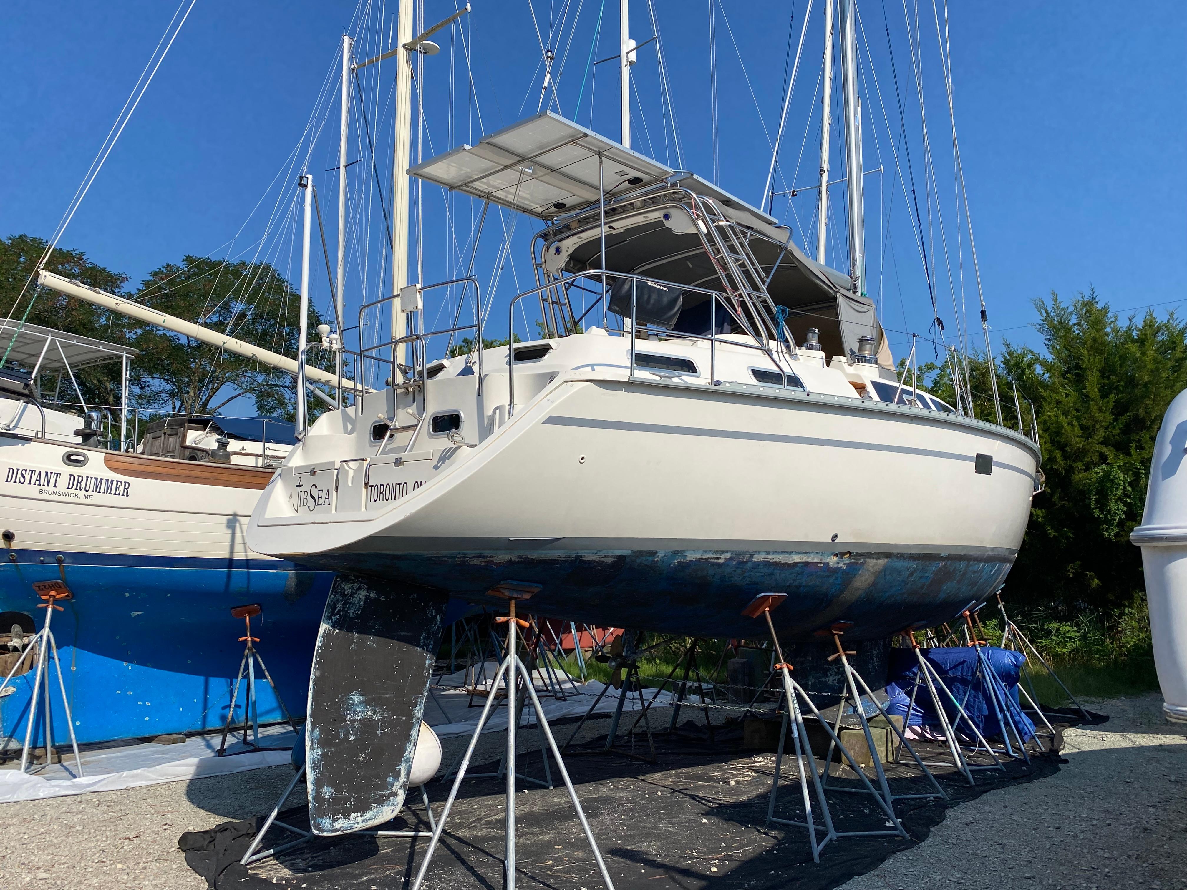 1990 Hunter Passage 42 Centre Cockpit for sale - YachtWorld