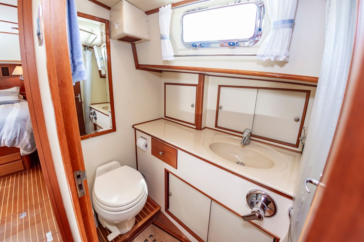2005 Grand Banks 49 