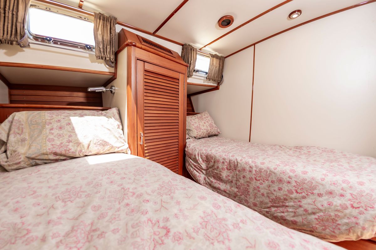 2005 Grand Banks 49 