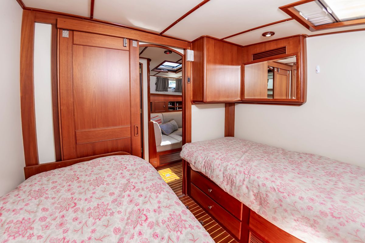2005 Grand Banks 49 