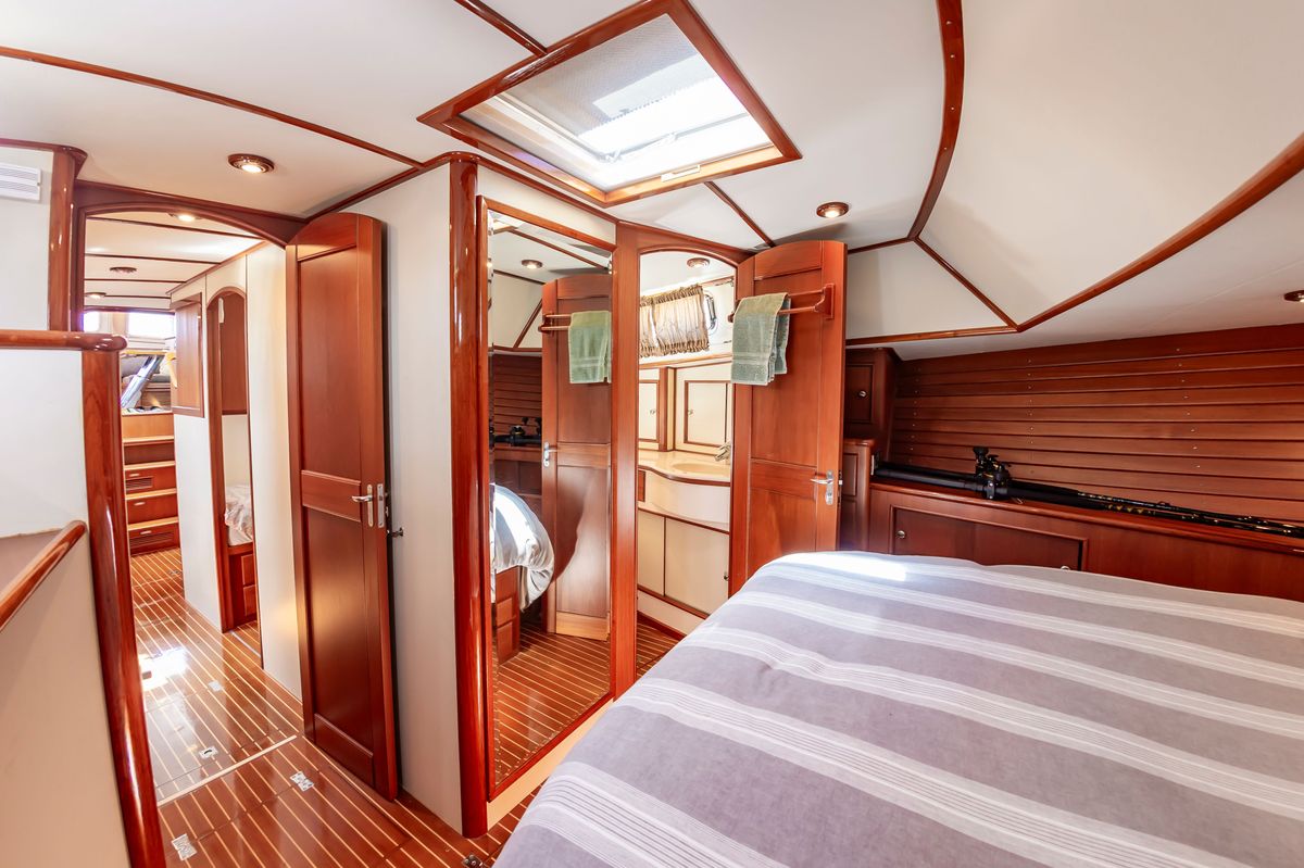 2005 Grand Banks 49 