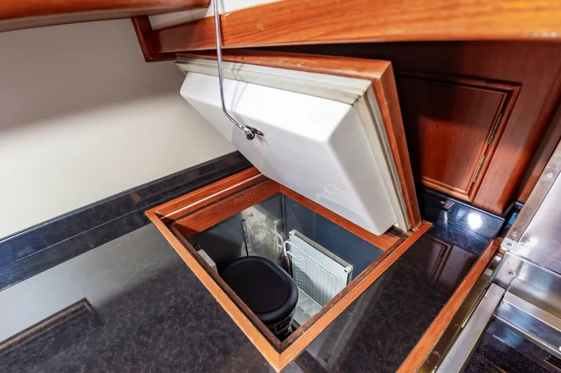 Amyleasa Yacht Photos Pics 