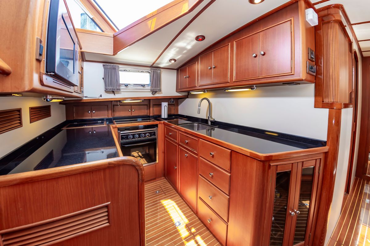2005 Grand Banks 49 