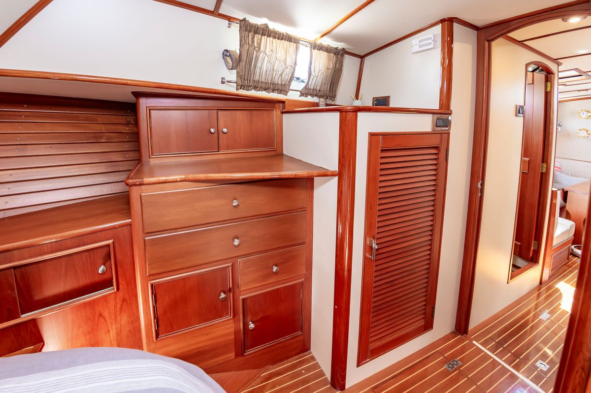 2005 Grand Banks 49 