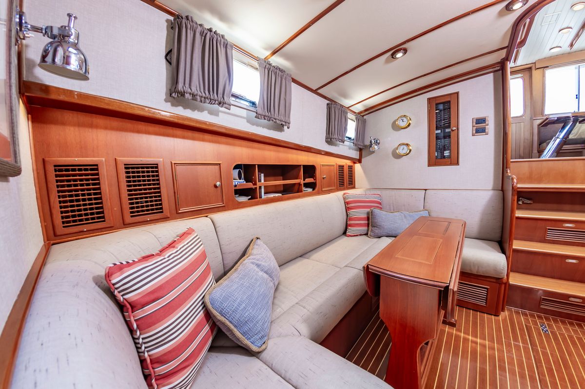 2005 Grand Banks 49 