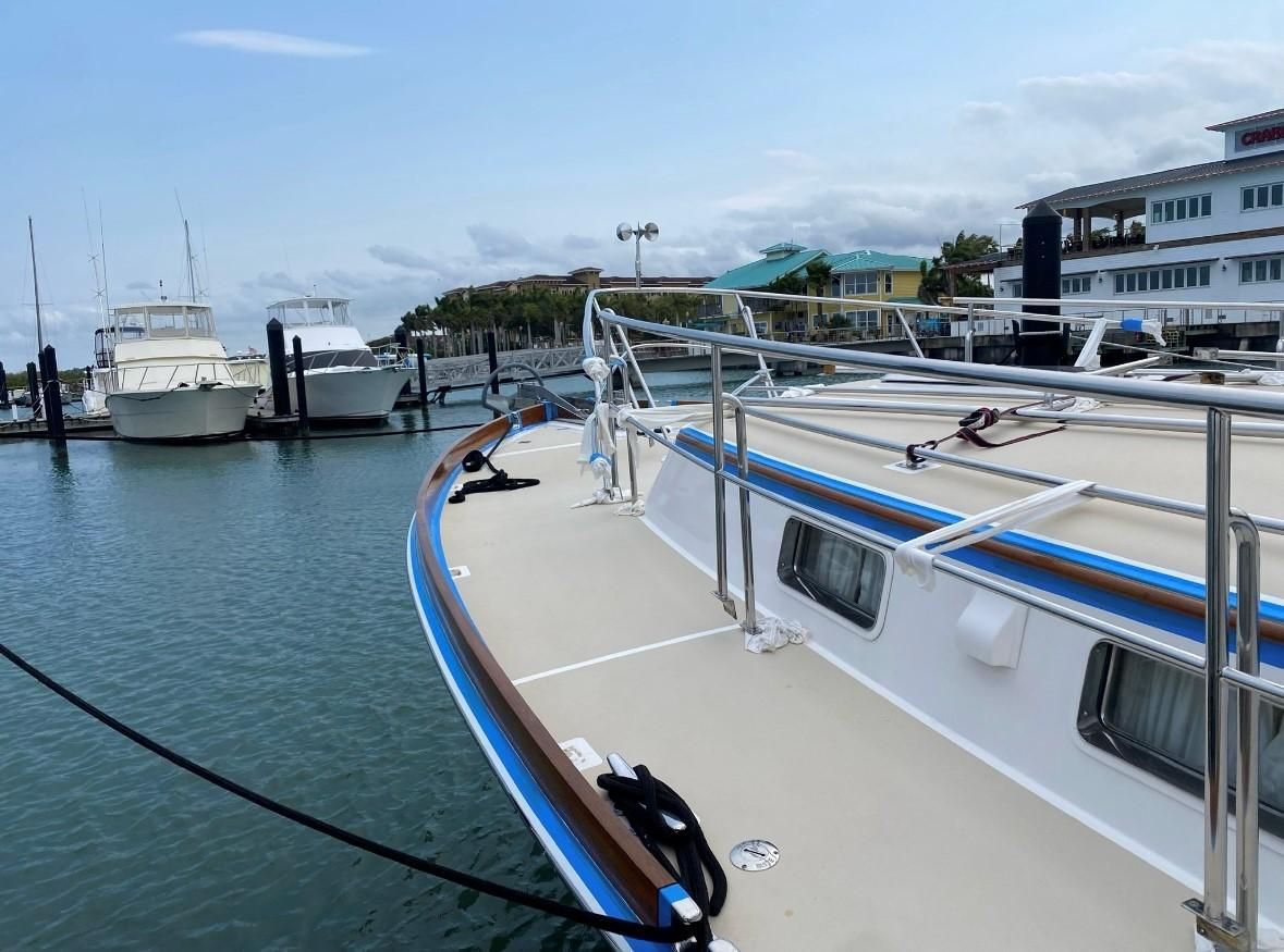 2005 Grand Banks 49 