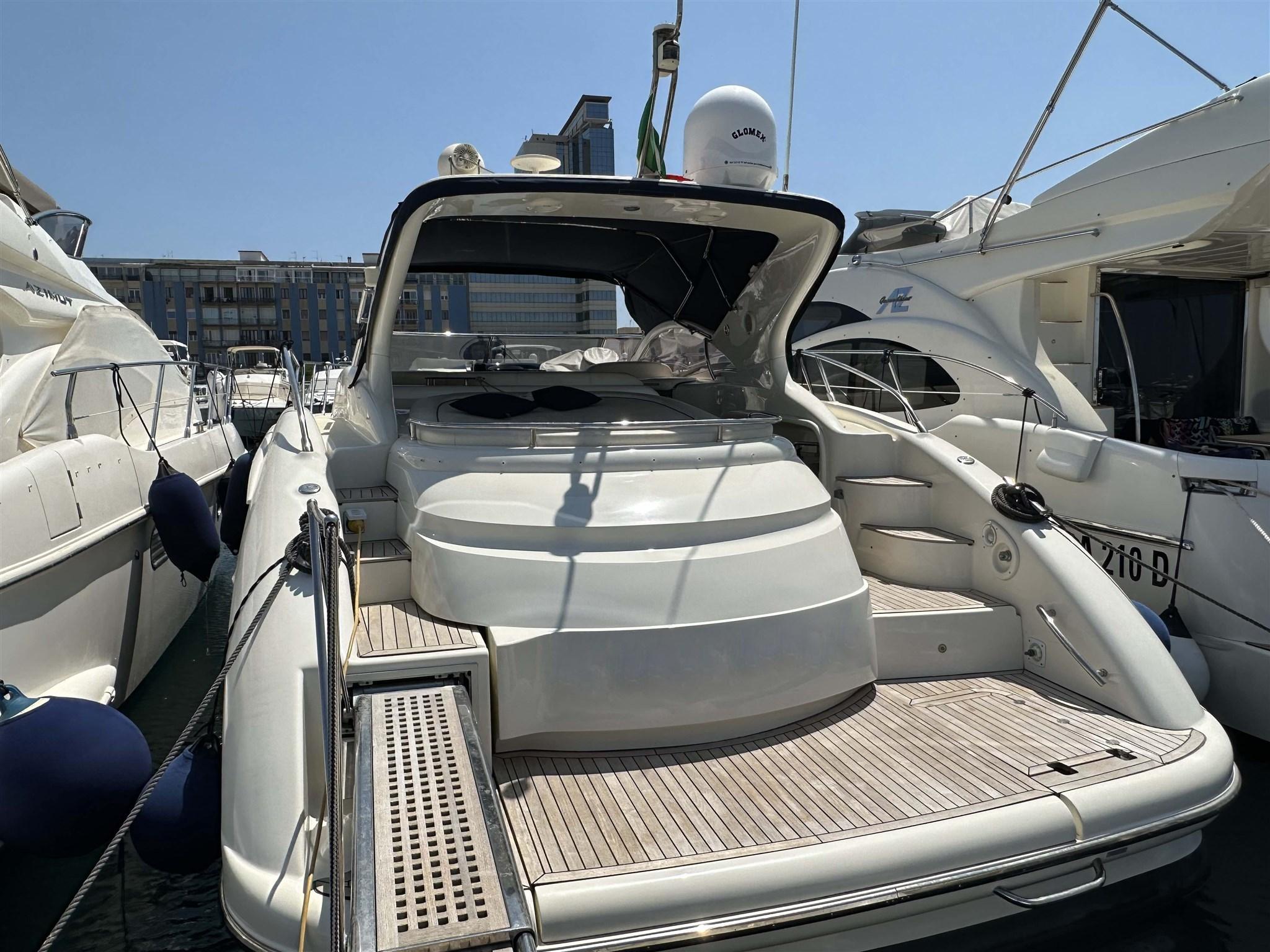2005 Azimut Atlantis 47