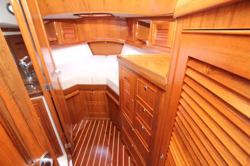 Sweet P Yacht Photos Pics Forward cabin and head