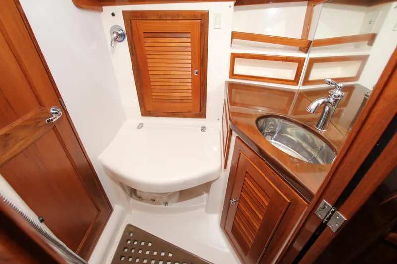 Sweet P Yacht Photos Pics Head from forward cabin