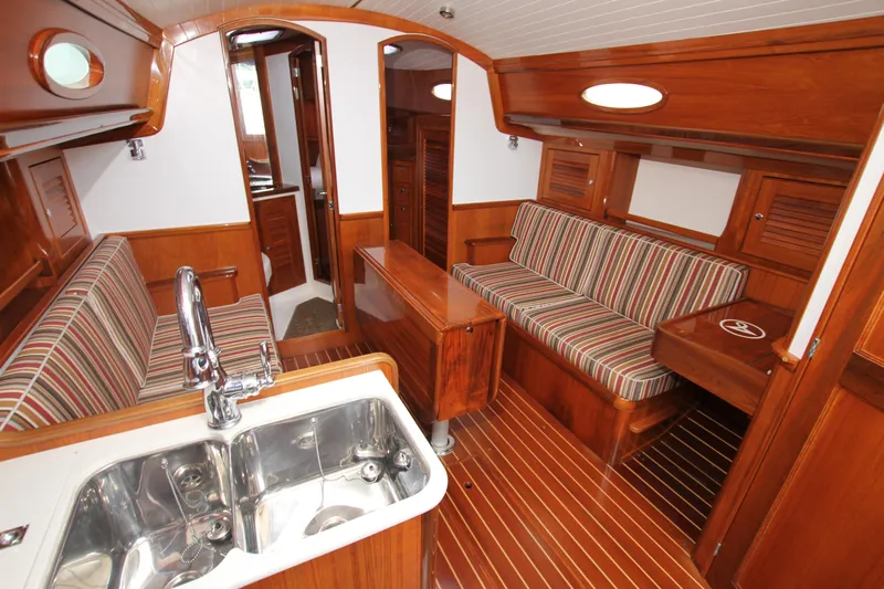 Sweet P Yacht Photos Pics Saloon from aft P