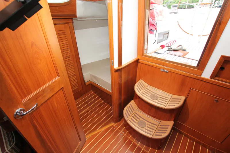 Sweet P Yacht Photos Pics Companionway
