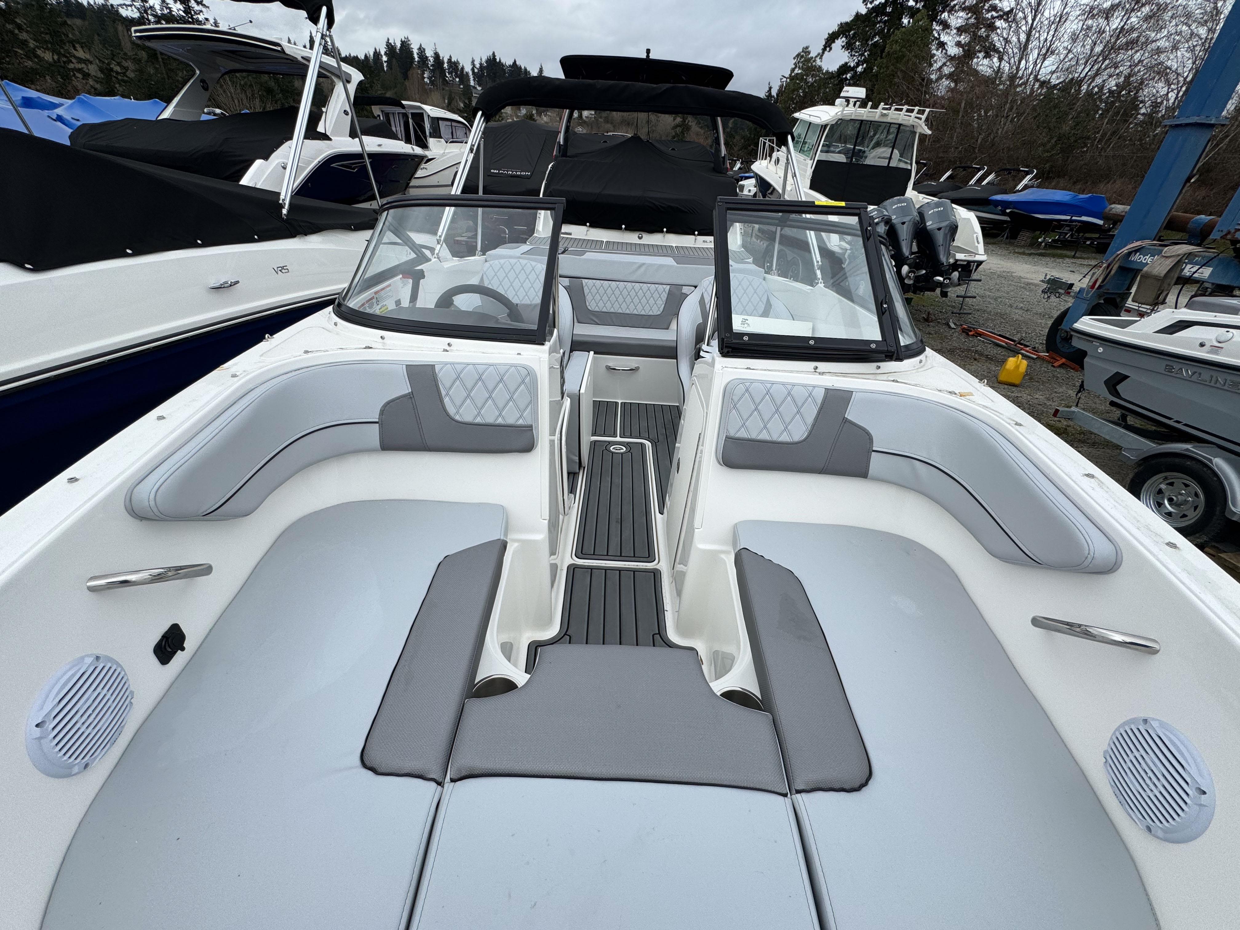 2024 Bayliner VR4 Bowrider I/O Bowrider For Sale - YachtWorld