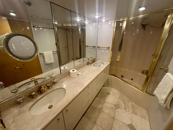 Jenny G Yacht Photos Pics 