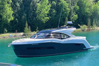 Carver C37 Coupe