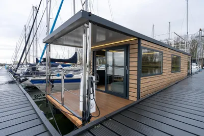 2025 Houseboat mBoat