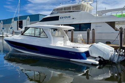 Yacht