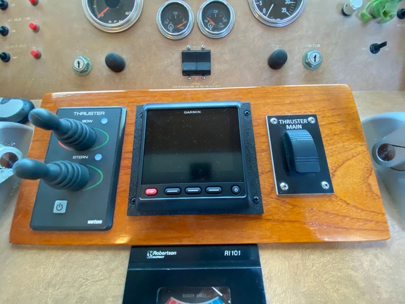 1988 Hatteras 70 Cockpit Motor Yacht
