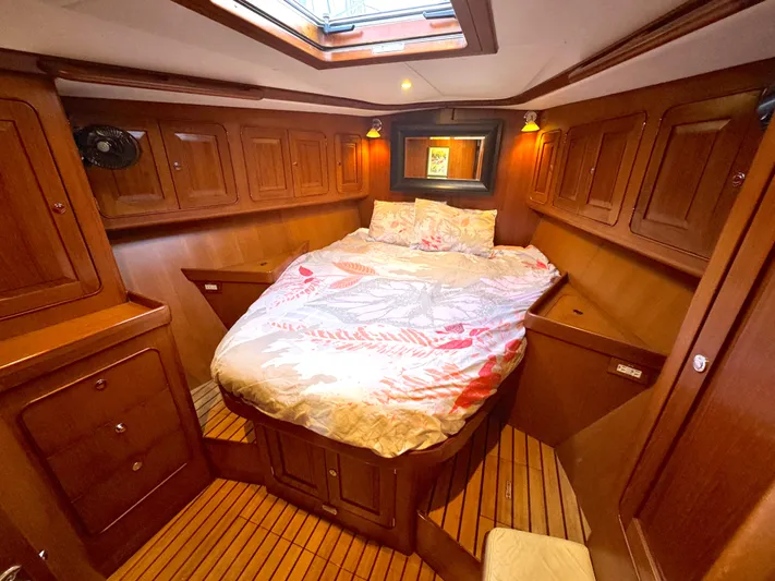 Mrs. Jones Yacht Photos Pics 