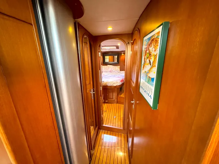 Mrs. Jones Yacht Photos Pics 