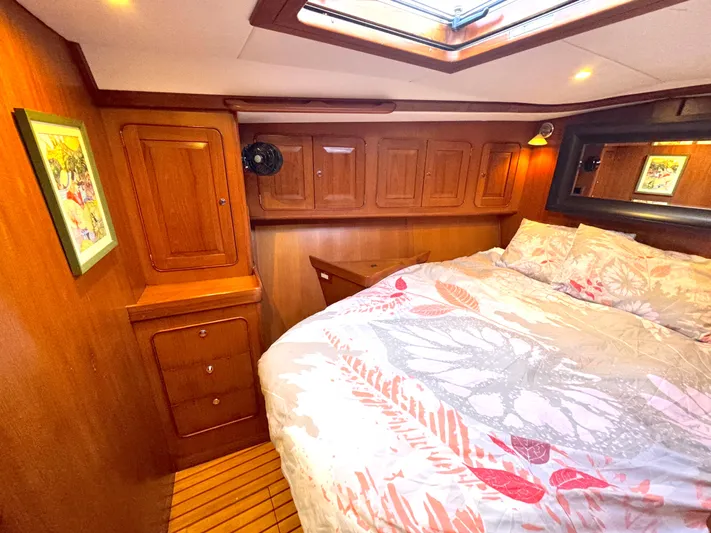 Mrs. Jones Yacht Photos Pics 