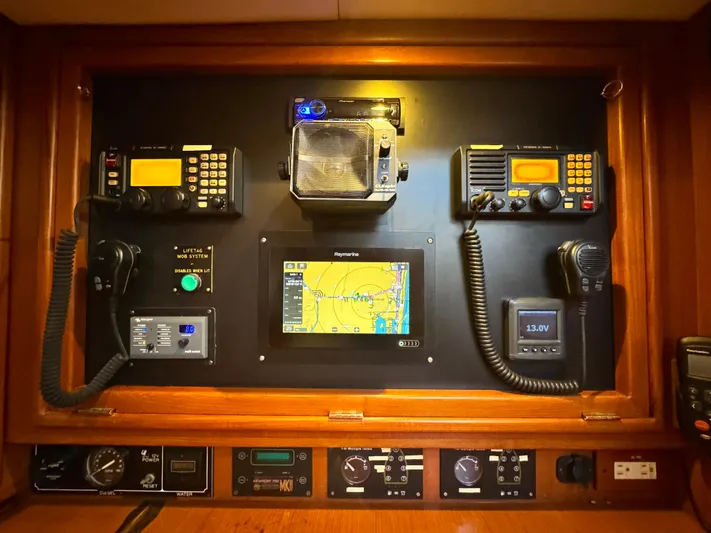 Mrs. Jones Yacht Photos Pics 