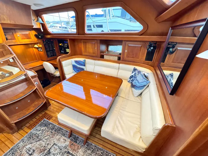 Mrs. Jones Yacht Photos Pics 