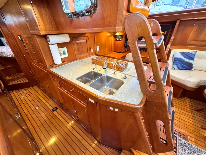 Mrs. Jones Yacht Photos Pics 