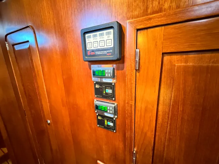 Mrs. Jones Yacht Photos Pics 