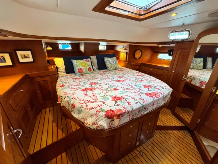 Mrs. Jones Yacht Photos Pics 