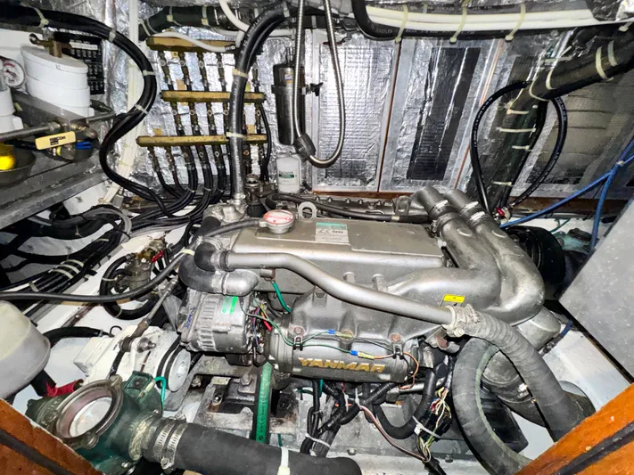 Mrs. Jones Yacht Photos Pics 